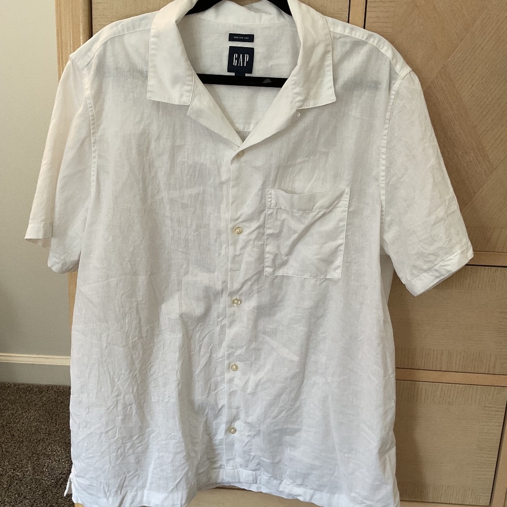 Men’s Gap Linen short sleeve button down Light- white